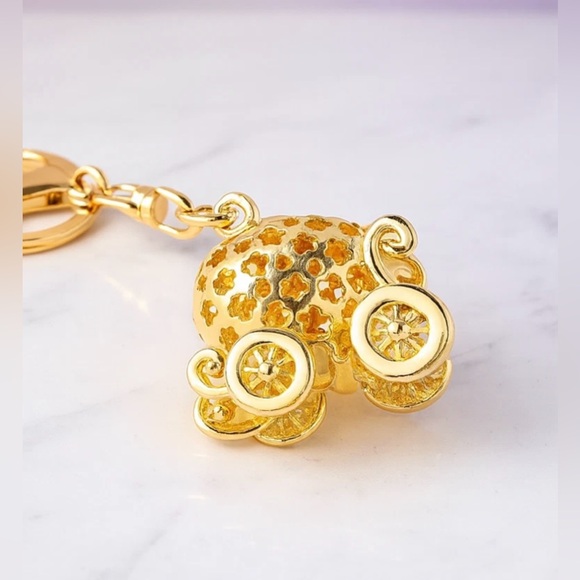 Bag Charm Cinderella-inspired Carriage Keychain Keyring Blue Pumpkin,Rhinestones - Picture 3 of 4